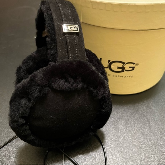 Ugg Music Ear Muffs - Picture 3 of 7